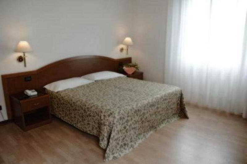 Hotel Angiolino Chianciano Terme Exterior photo